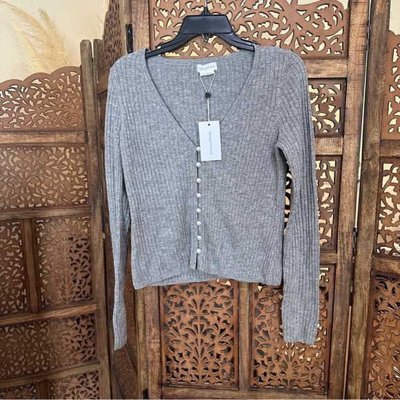 NEW NWT Lovers + Friends Baxter Pearl Gray Cardigan - Picture 3 of 5